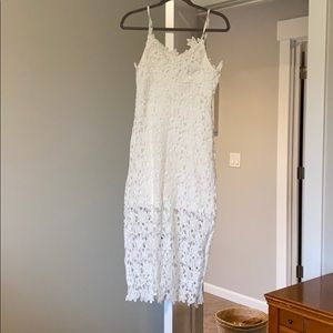 Whit lace midi dress
